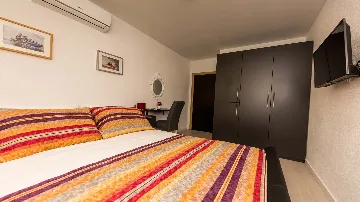 Villa with Pool and Jacuzzi in Seget Vranjica