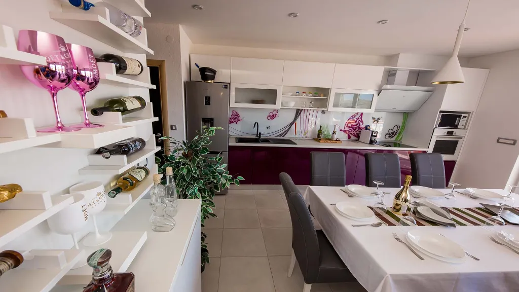 Villa with Pool and Jacuzzi in Seget Vranjica