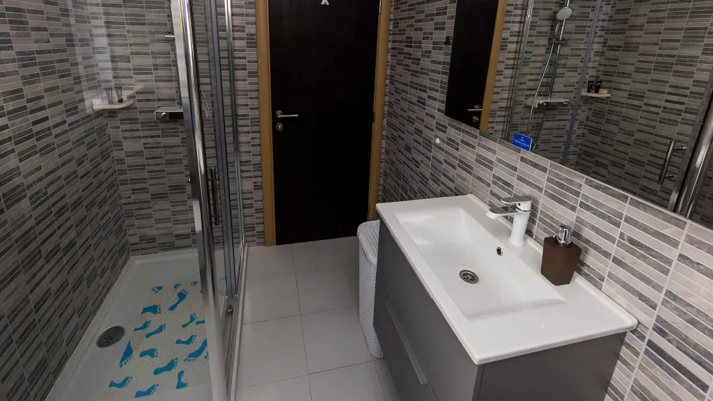 Villa with Pool and Jacuzzi in Seget Vranjica