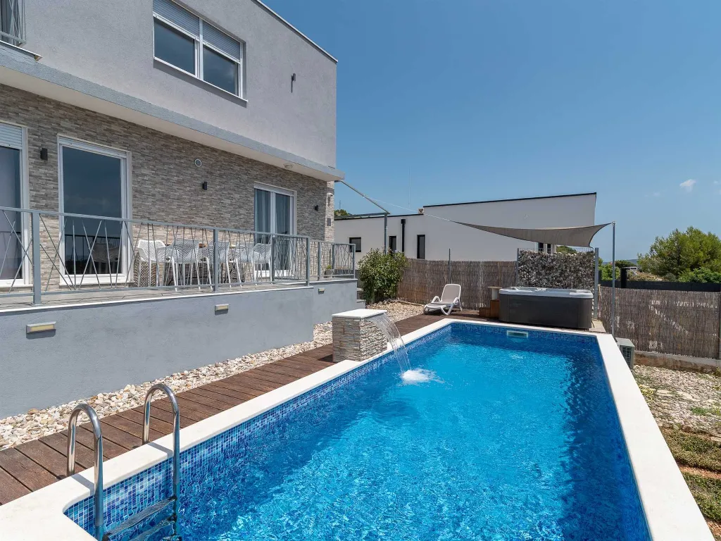 Villa with Pool and Jacuzzi in Seget Vranjica