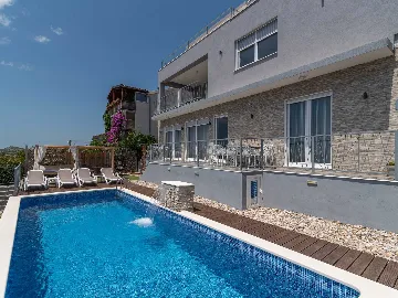 Villa with Pool and Jacuzzi in Seget Vranjica