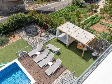 Villa with Pool and Jacuzzi in Seget Vranjica