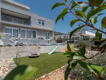 Villa with Pool and Jacuzzi in Seget Vranjica