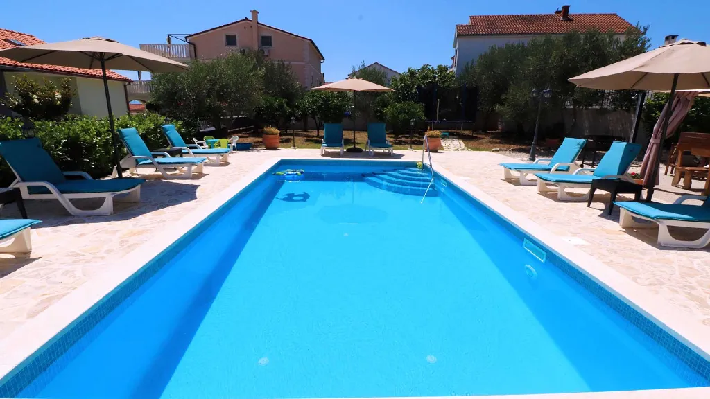 Holiday House with Pool in Okrug Gornji