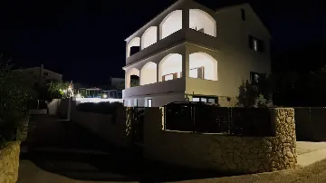 Holiday House with Pool in Okrug Gornji