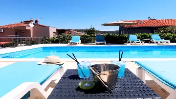 Holiday House with Pool in Okrug Gornji