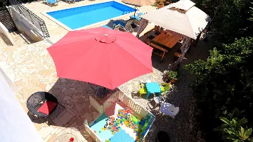 Holiday House with Pool in Okrug Gornji