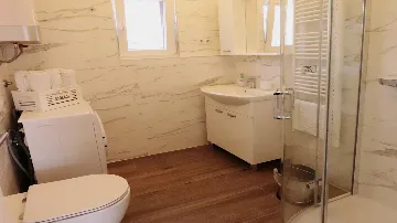 Holiday House with Pool in Okrug Gornji