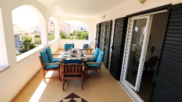 Holiday House with Pool in Okrug Gornji