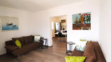 Holiday House with Pool in Okrug Gornji