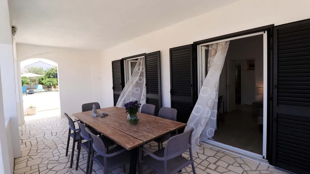 Holiday House with Pool in Okrug Gornji