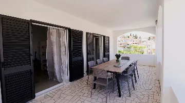 Holiday House with Pool in Okrug Gornji