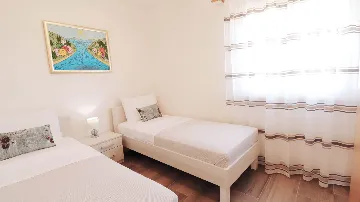 Holiday House with Pool in Okrug Gornji