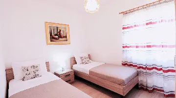 Holiday House with Pool in Okrug Gornji