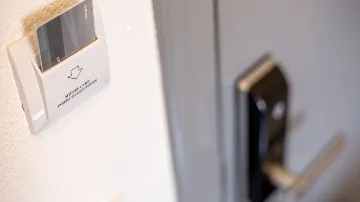 2-Bedroom Apartment with Sea-View Balcony in Okrug Gornji