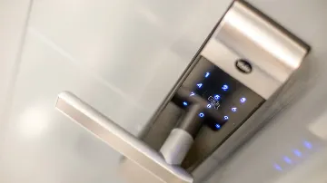 Sea-View Balcony Apartment in Okrug Gornji