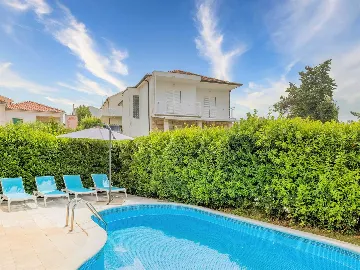 Hvar Villa for 8 Guests with Pool