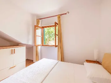 Hvar Villa for 8 Guests with Pool