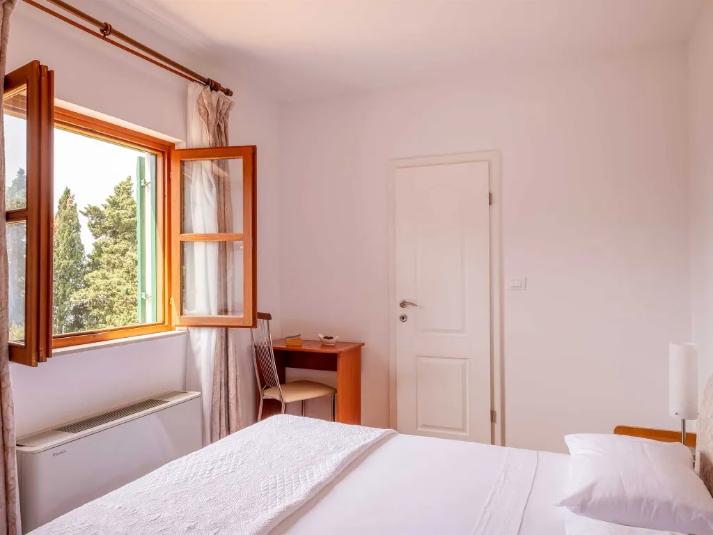 Hvar Villa for 8 Guests with Pool