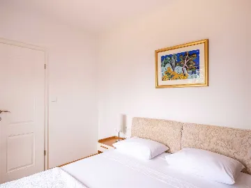 Hvar Villa for 8 Guests with Pool