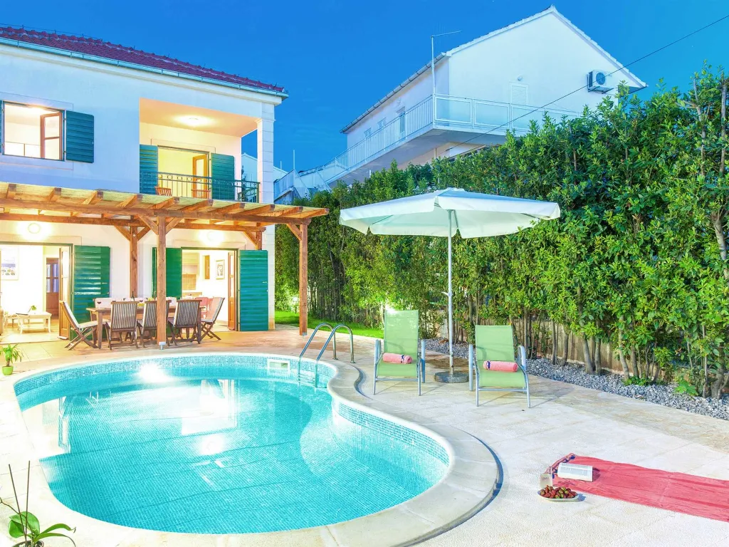 Villa in Hvar for 8 Guests with Pool