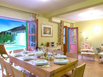 Villa in Hvar for 8 Guests with Pool