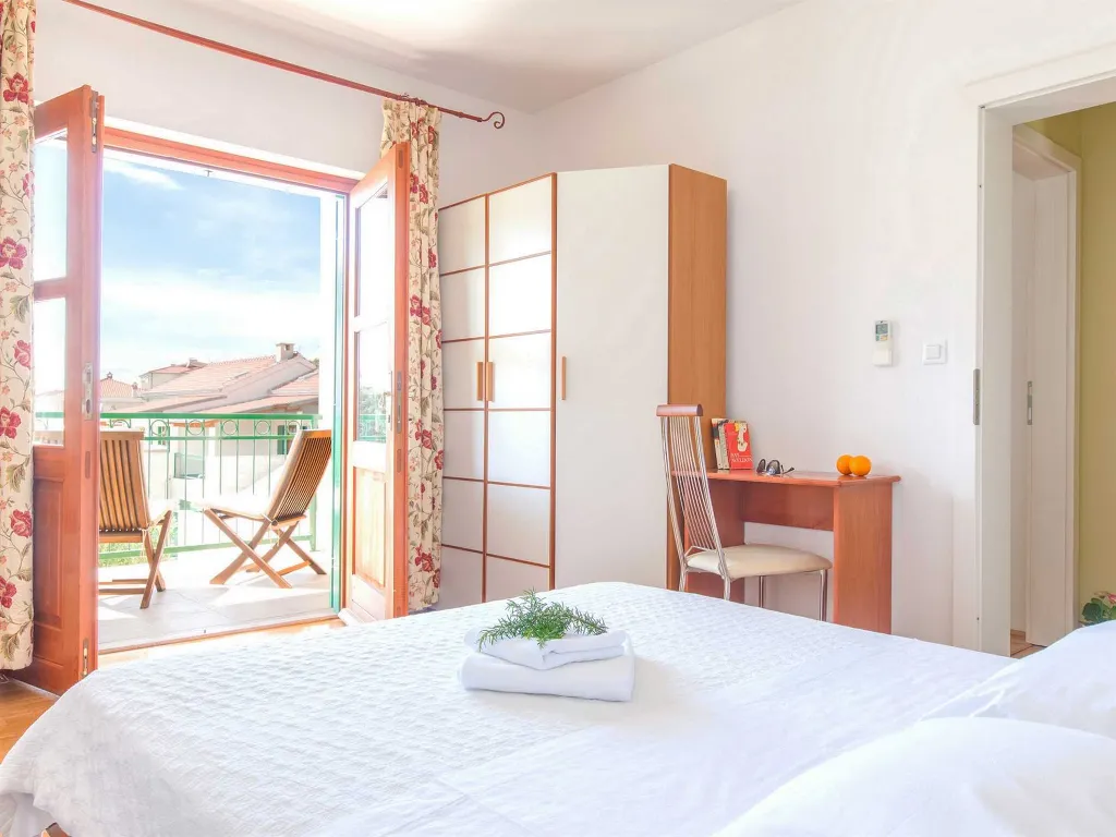 Villa in Hvar for 8 Guests with Pool