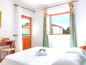 Villa in Hvar for 8 Guests with Pool