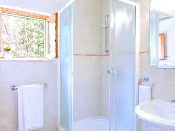 Villa in Hvar for 8 Guests with Pool