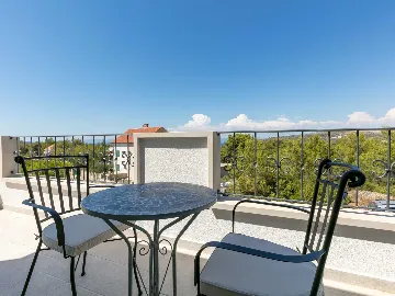 Villa with Pool in Milna for 8 Guests