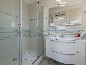 Villa with Pool in Milna for 8 Guests