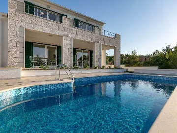 Villa with Pool in Milna for 8 Guests