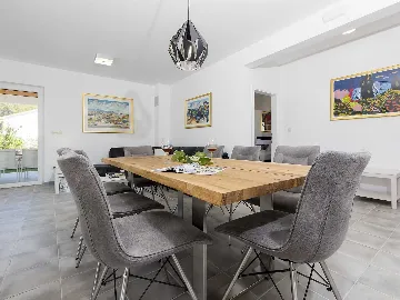 Villa with Pool in Milna for 8 Guests