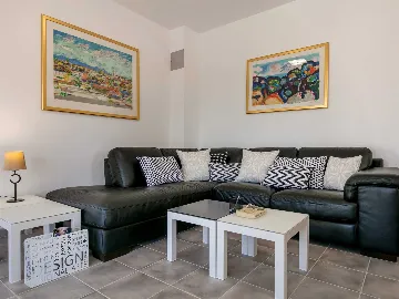 Villa with Pool in Milna for 8 Guests