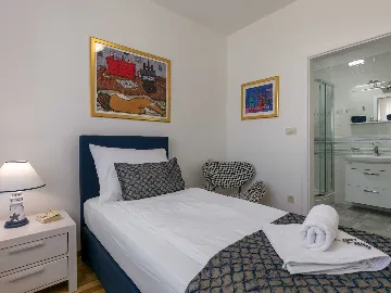 Villa with Pool in Milna for 8 Guests