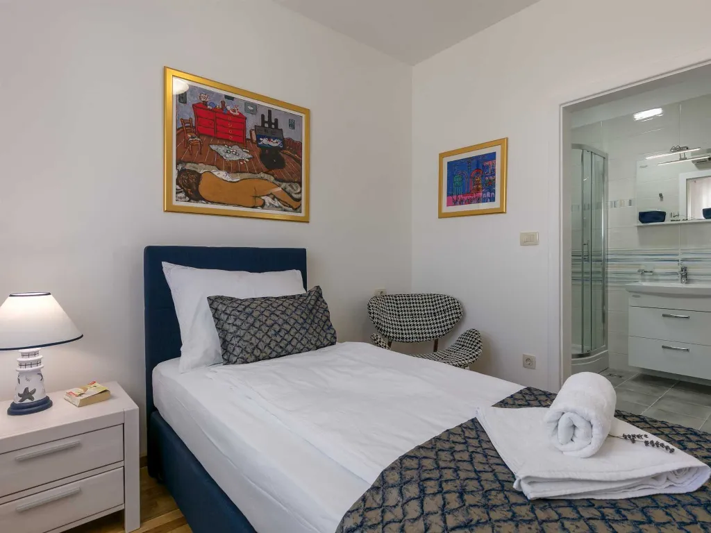 Villa with Pool in Milna for 8 Guests