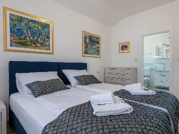 Villa with Pool in Milna for 8 Guests