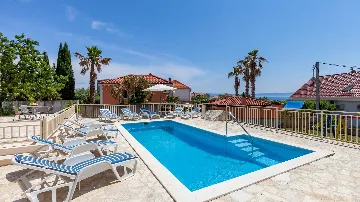 Villa for 10 in Sumartin