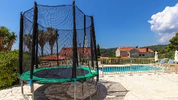 Villa for 10 in Sumartin