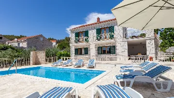 Villa for 10 in Sumartin
