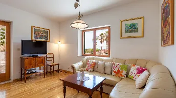 Villa for 10 in Sumartin