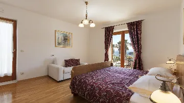 Villa for 10 in Sumartin