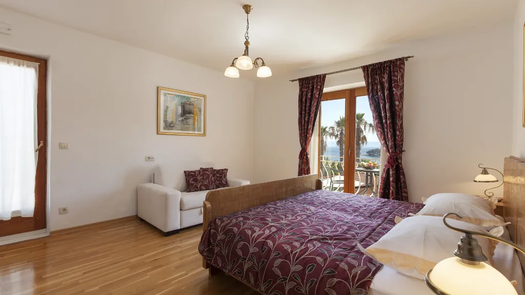 Villa for 10 in Sumartin