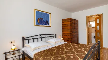 Villa for 10 in Sumartin