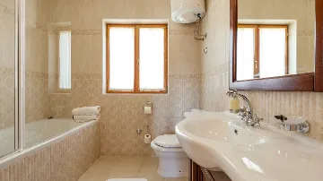 Villa for 10 in Sumartin