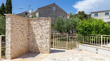 Villa for 10 in Sumartin