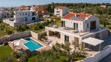 Seaview Villa with Pool in Primošten