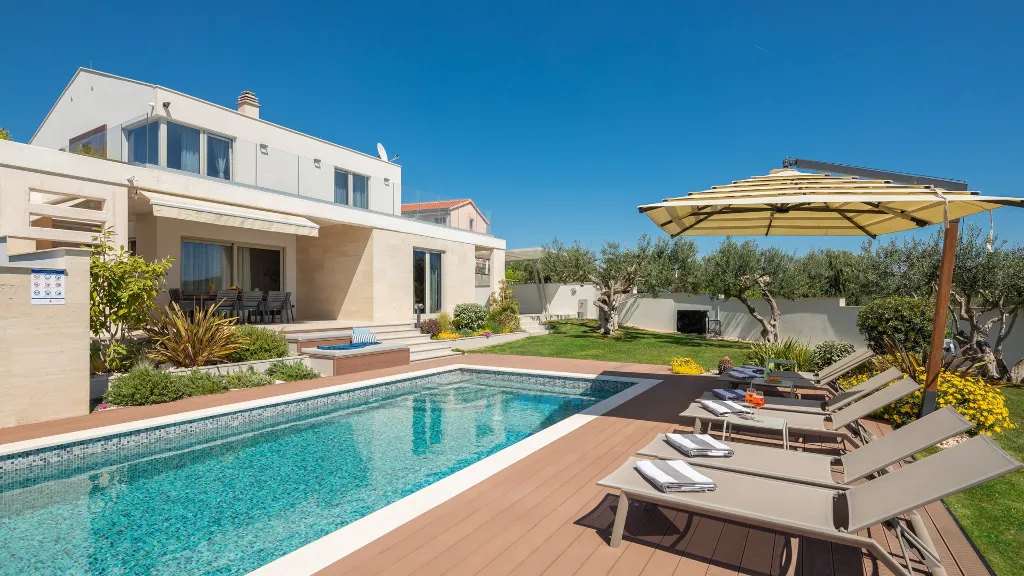 Seaview Villa with Pool in Primošten