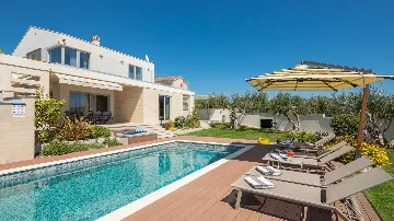 Seaview Villa with Pool in Primošten