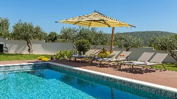 Seaview Villa with Pool in Primošten